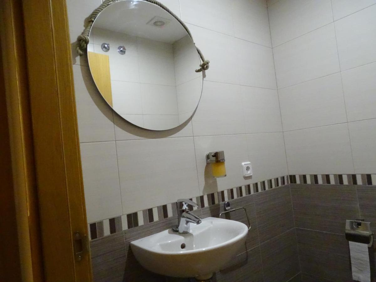 Apartamento Piscina Viena Roses Exterior foto