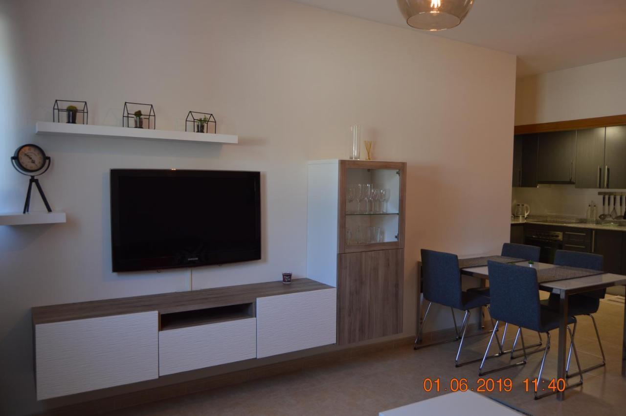 Apartamento Piscina Viena Roses Exterior foto